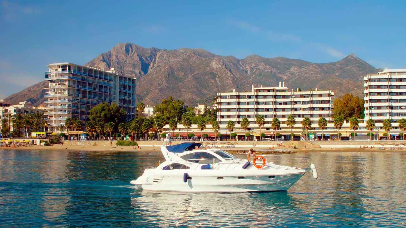 Comprar vivienda en Torremolinos desde otro país exige estrategia local